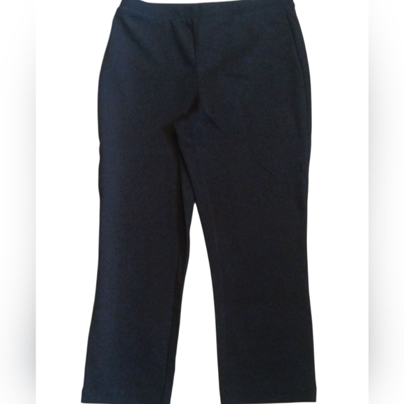 Chico's - NWT, Fabulously Slimming Capri Leggings Cropped, Black, Size 0, - Picture 2 of 8